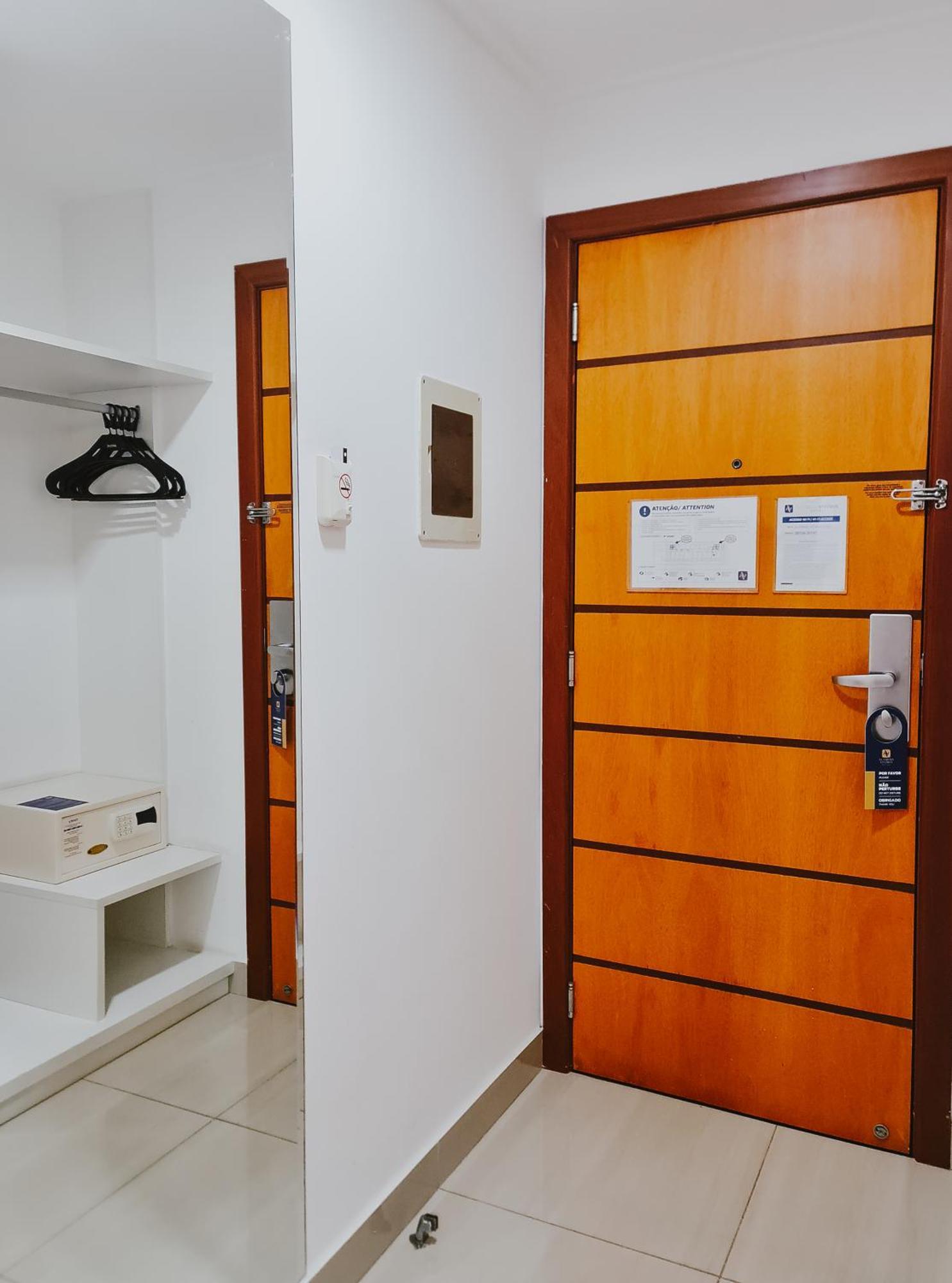 Alameda Vitoria Hotel Luaran gambar