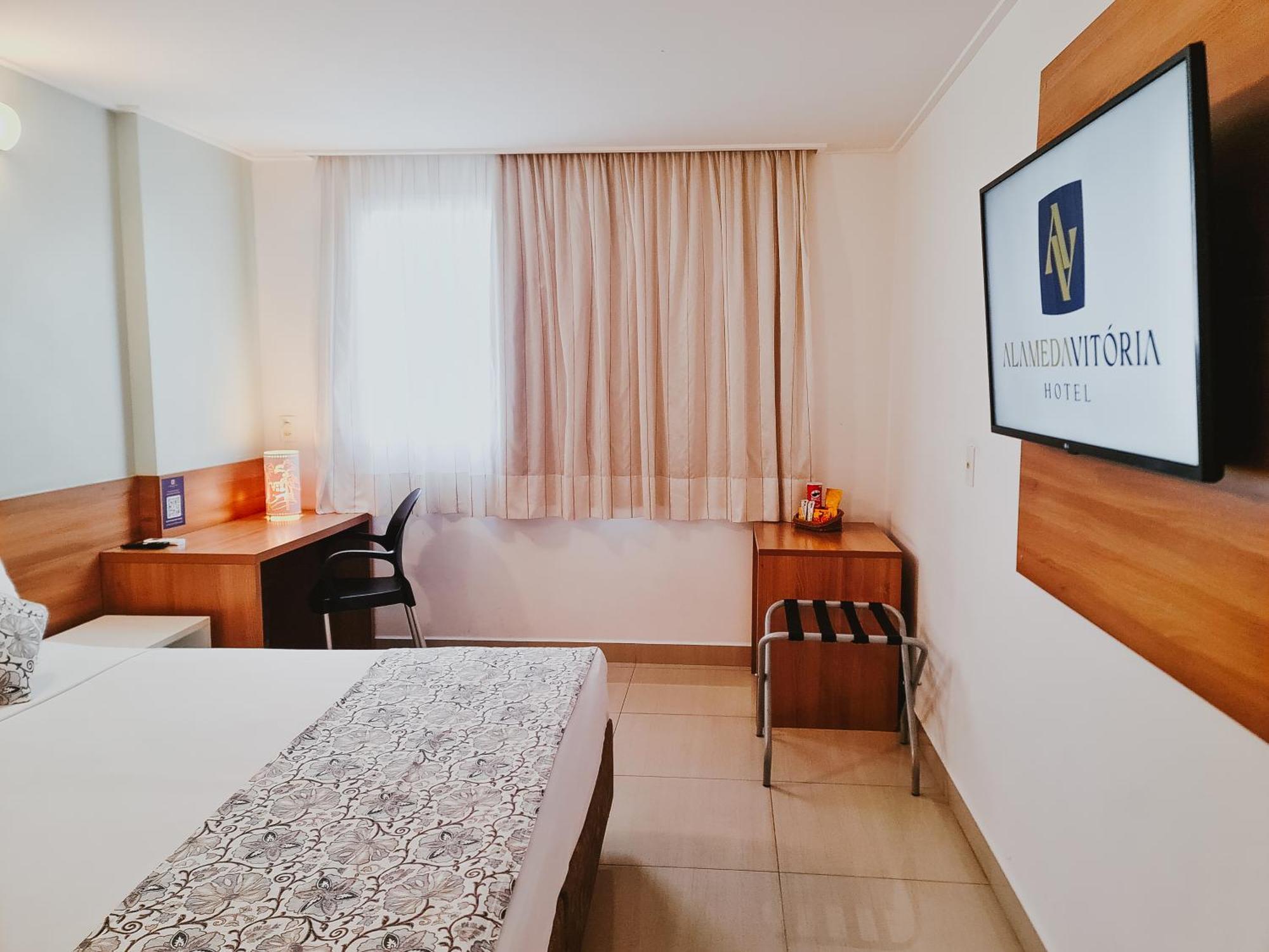 Alameda Vitoria Hotel Luaran gambar